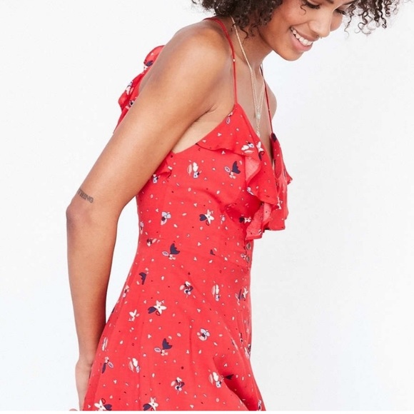 Kimchi blue red floral romper with ruffles and cutout back detail size 6 - Picture 2 of 11